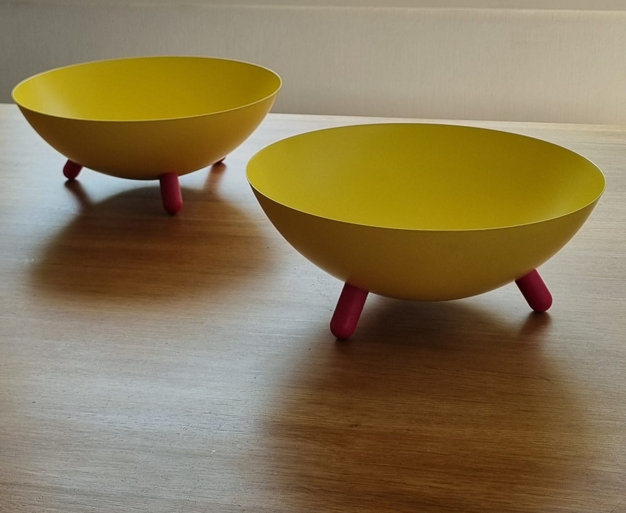 IKEA　Ola Wihlborg　フルーツボウル　小物入れ Par (2 stk) Ola Wihlborg IKEA 2013 gule designboller. PS-serie