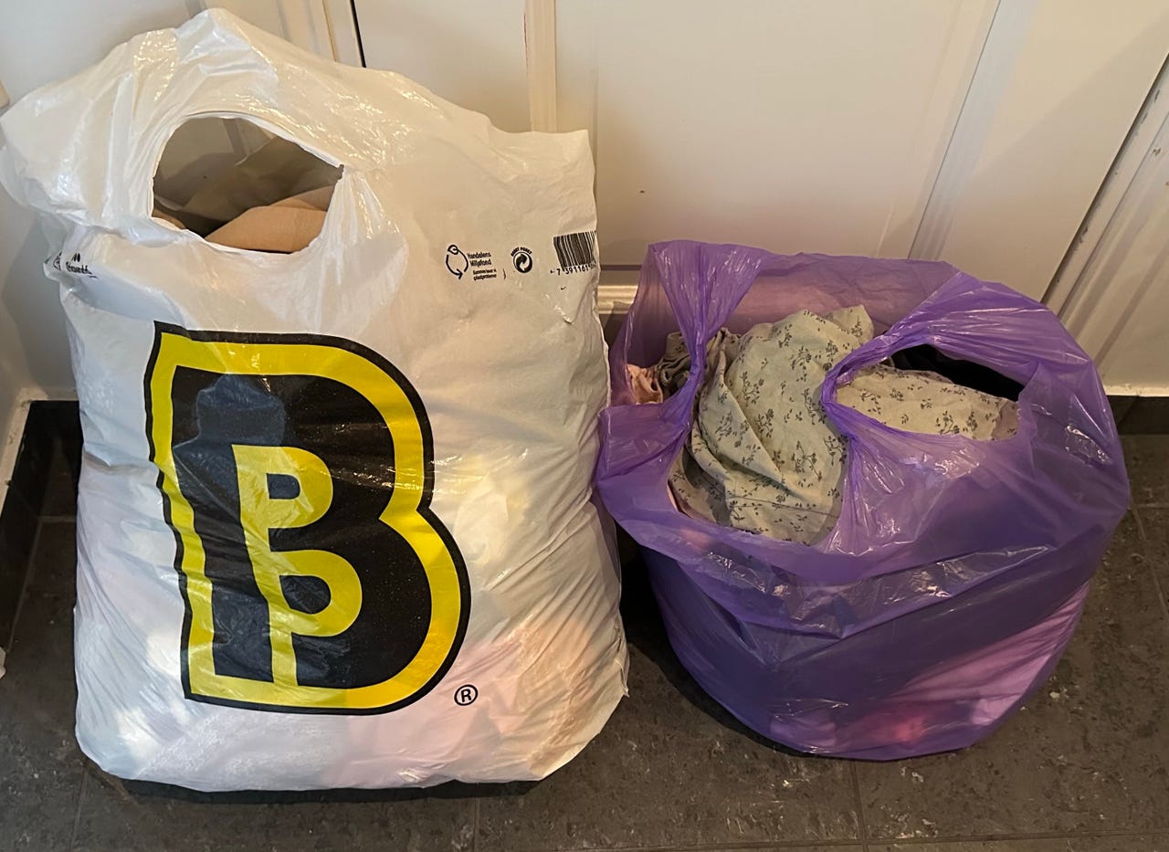 2 poser jenteklær ca str 122-146 (les tekst) | FINN-torget