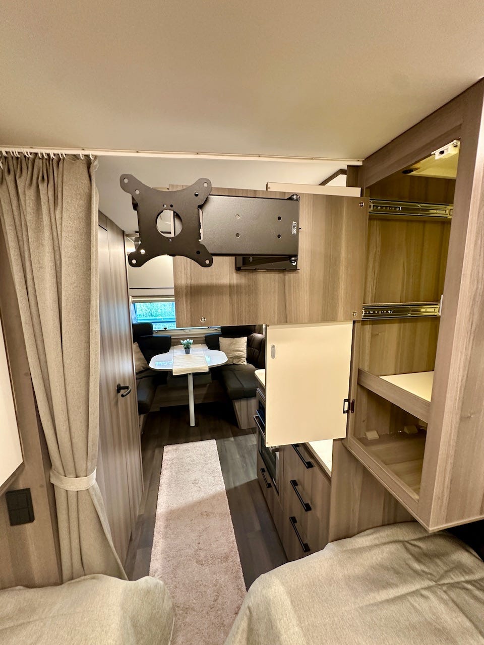 01586862-58d3-42ef-a857-d9f41c1c8606