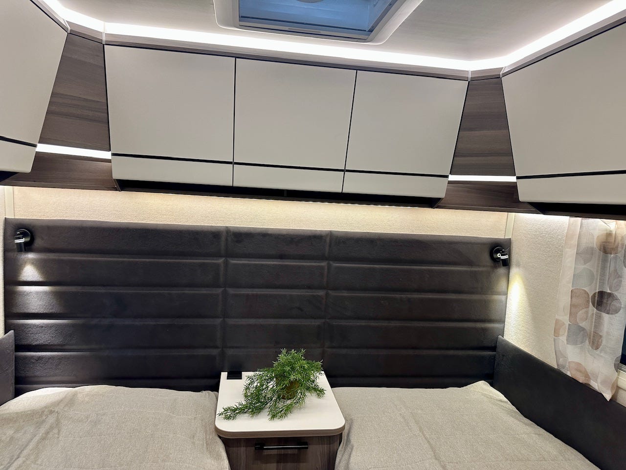 e3fe6ee7-8824-47a0-a7ed-911886e7067b