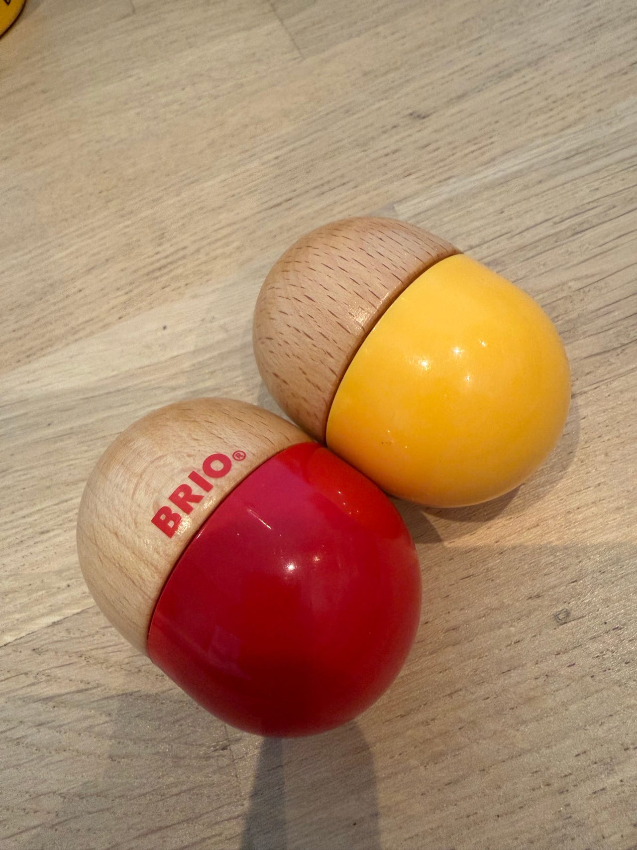 BRIO Maracas Œufs Sonores - Deux Sons Différents - Jouet Musical 19 Mois