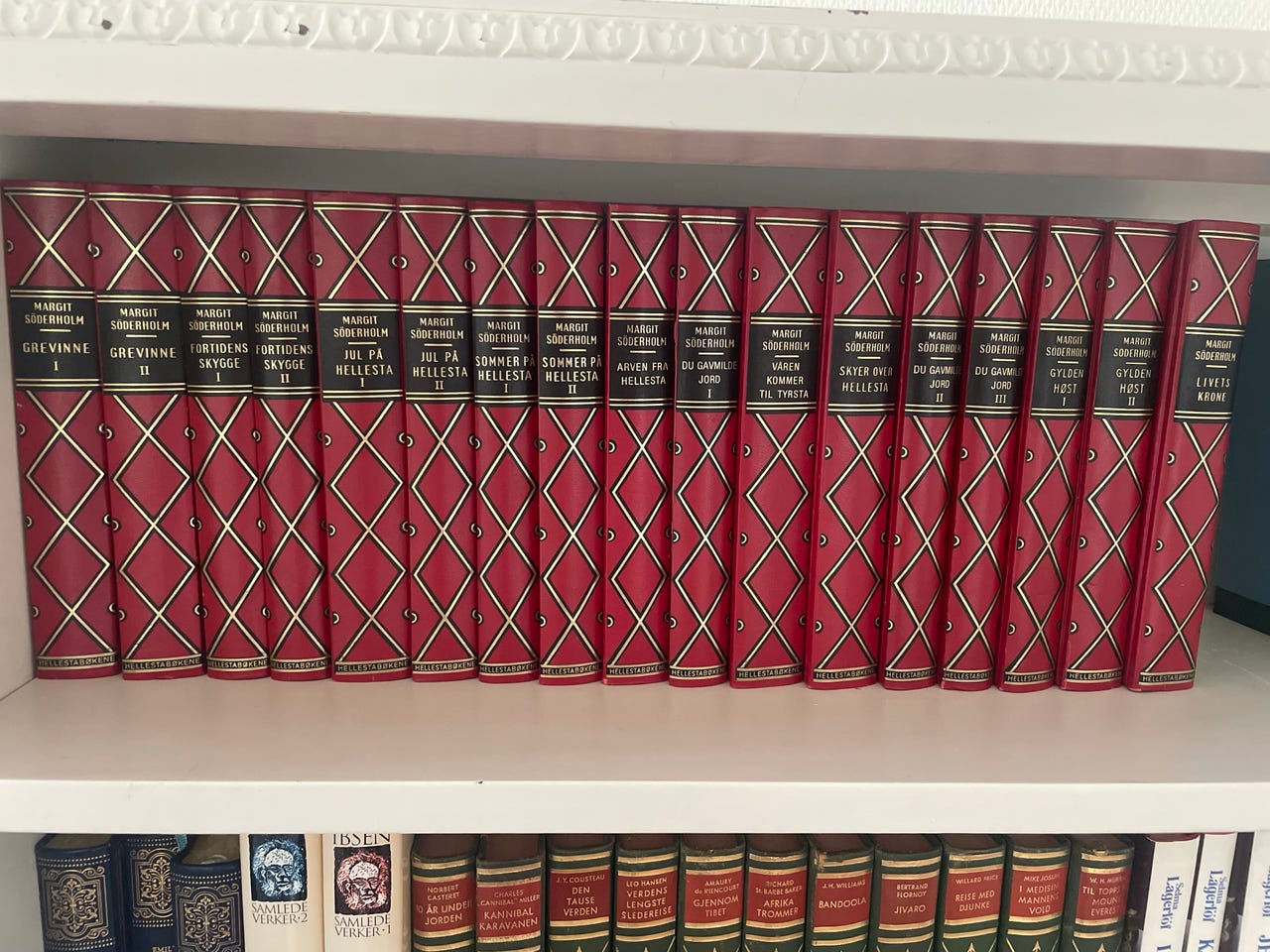 Selges kr 30 per bok Div bøker av Margit Søderholm se beskrivelse for ...