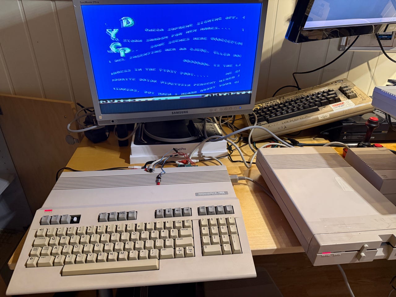 Commodore 128 m/1571 disk drive. | FINN-torget