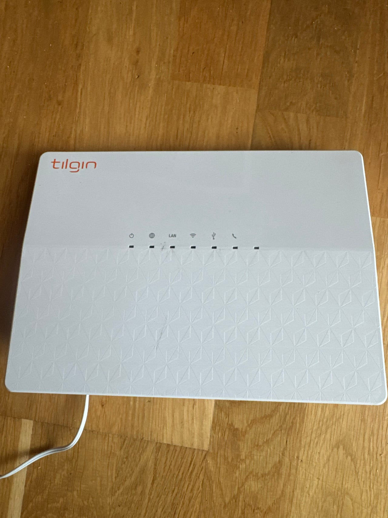 Tilgin modem/router, lite og fint brukt | FINN-torget