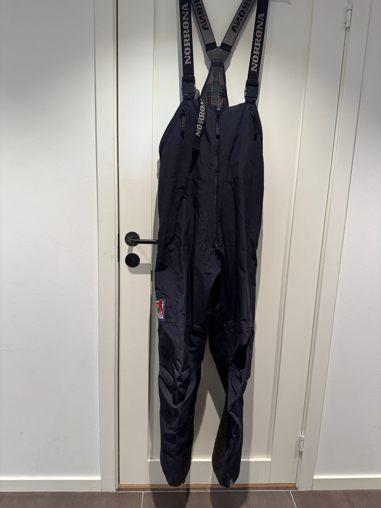 【中古】norrona trollveggen Gore-Tex pro BIB CAV_D5.jpg