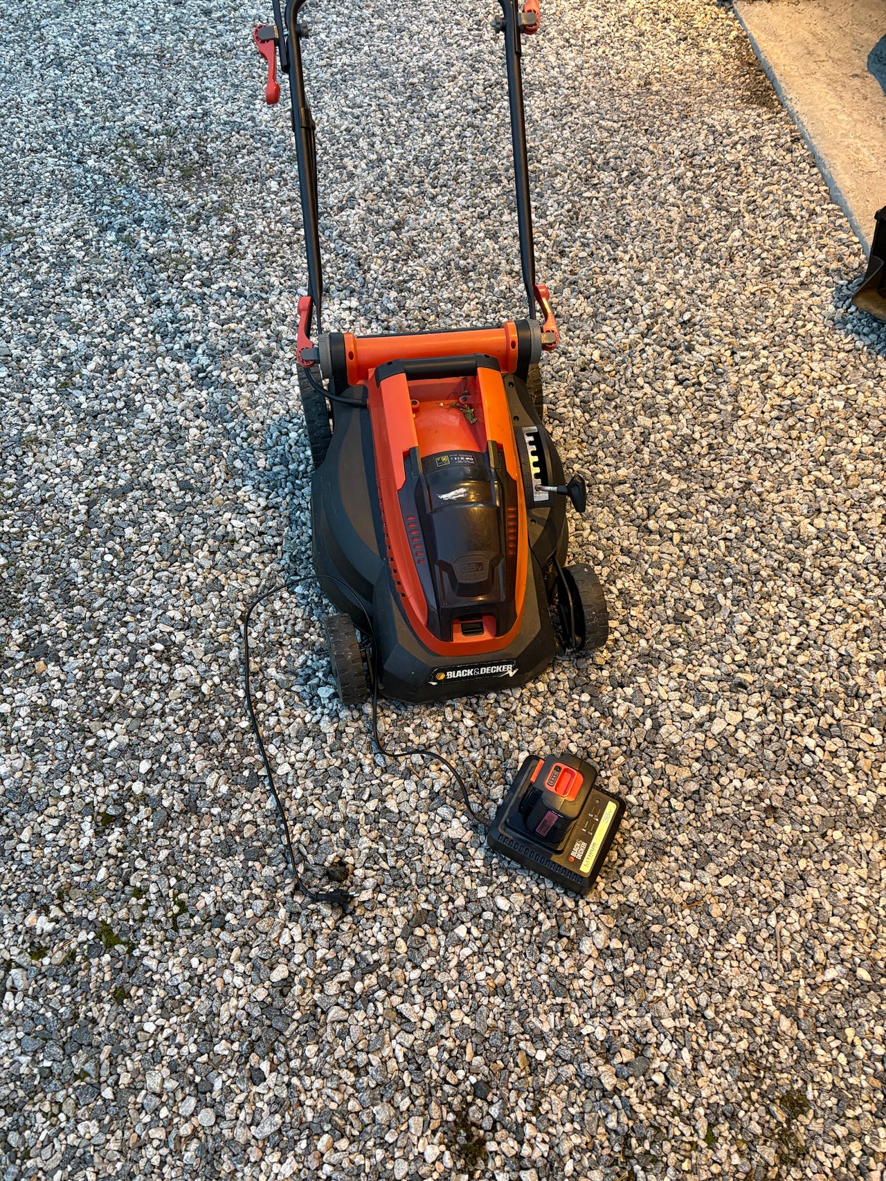 Black+Decker CM1936 36V Batteridrevet Gressklipper | FINN-torget