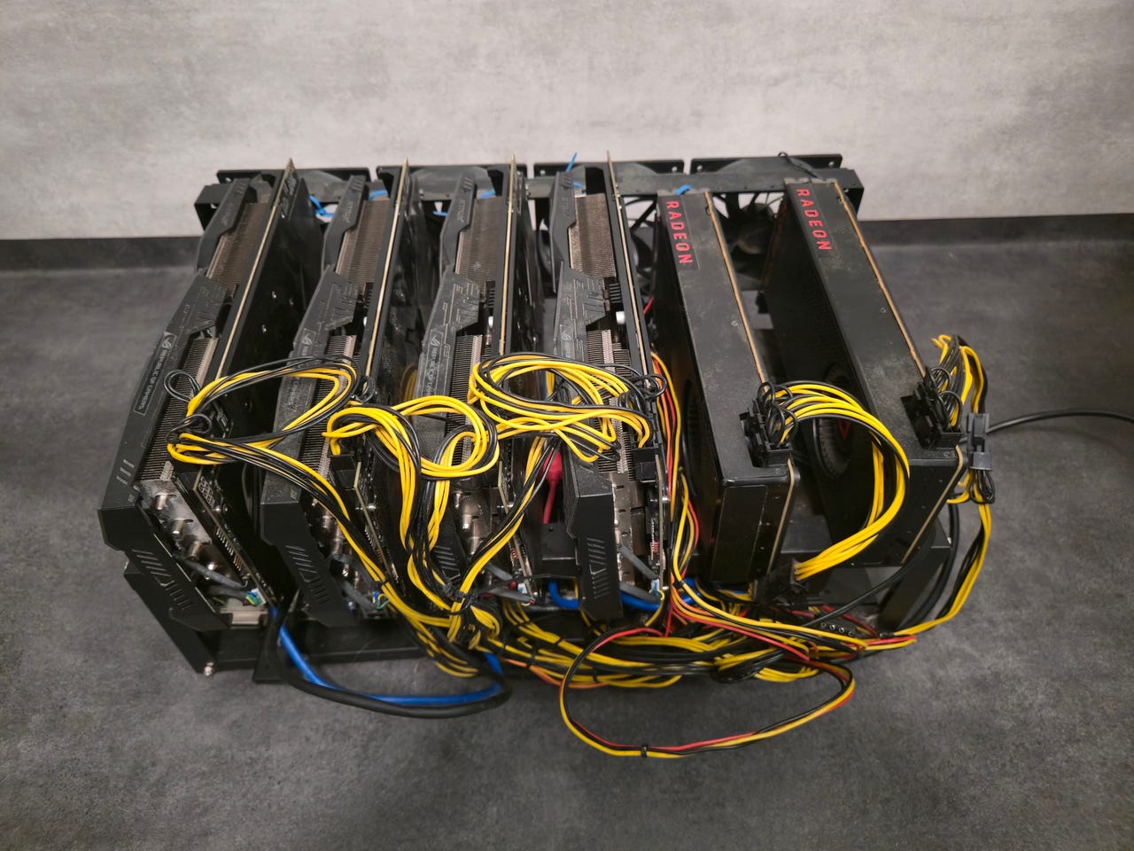Mining rig selges - Amd vega 56/amd vega 64 | FINN-torget