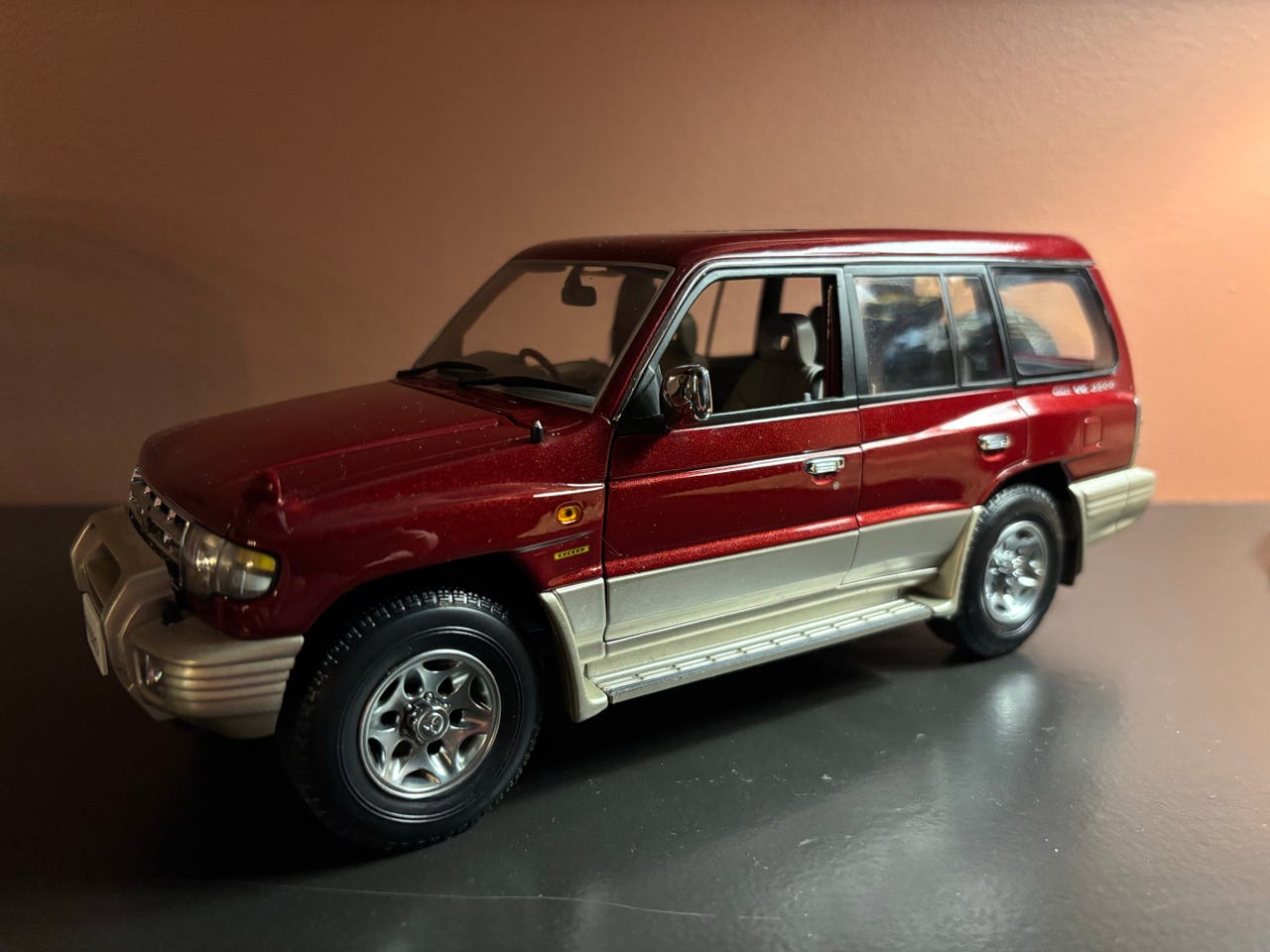 AUTOart Mitsubishi Pajero 1/18 1:18 AUTOart - Mitsubishi Pajero
