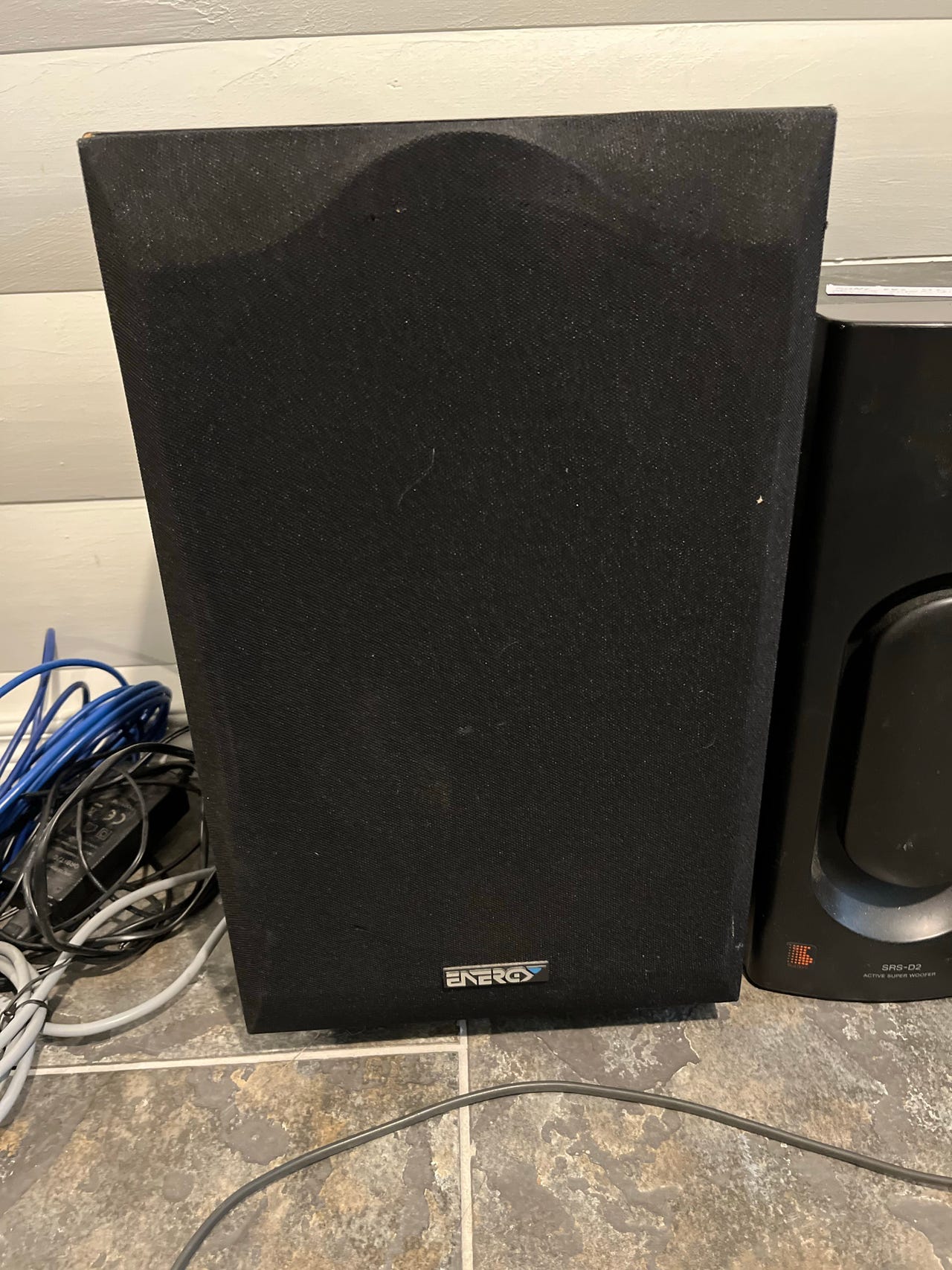 Høytaler Energy es-8 FINN-torget