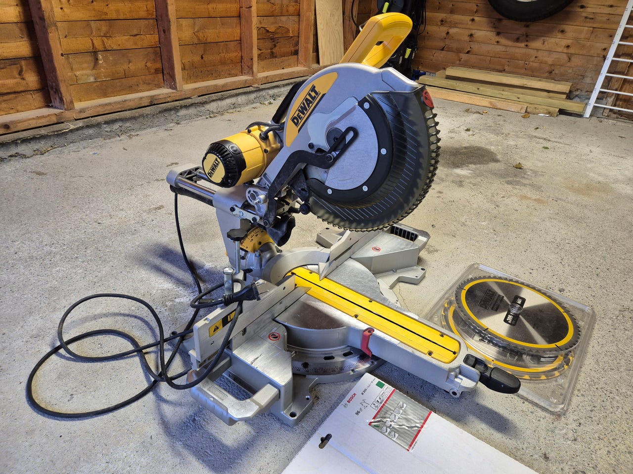Dewalt DWS780 kapp og gjærsag | FINN-torget