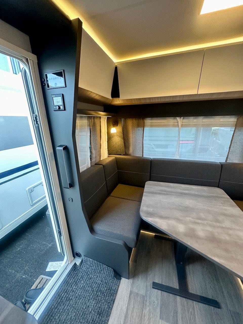 09b5a9d6-3b2a-4151-a9c0-cd3cae885498