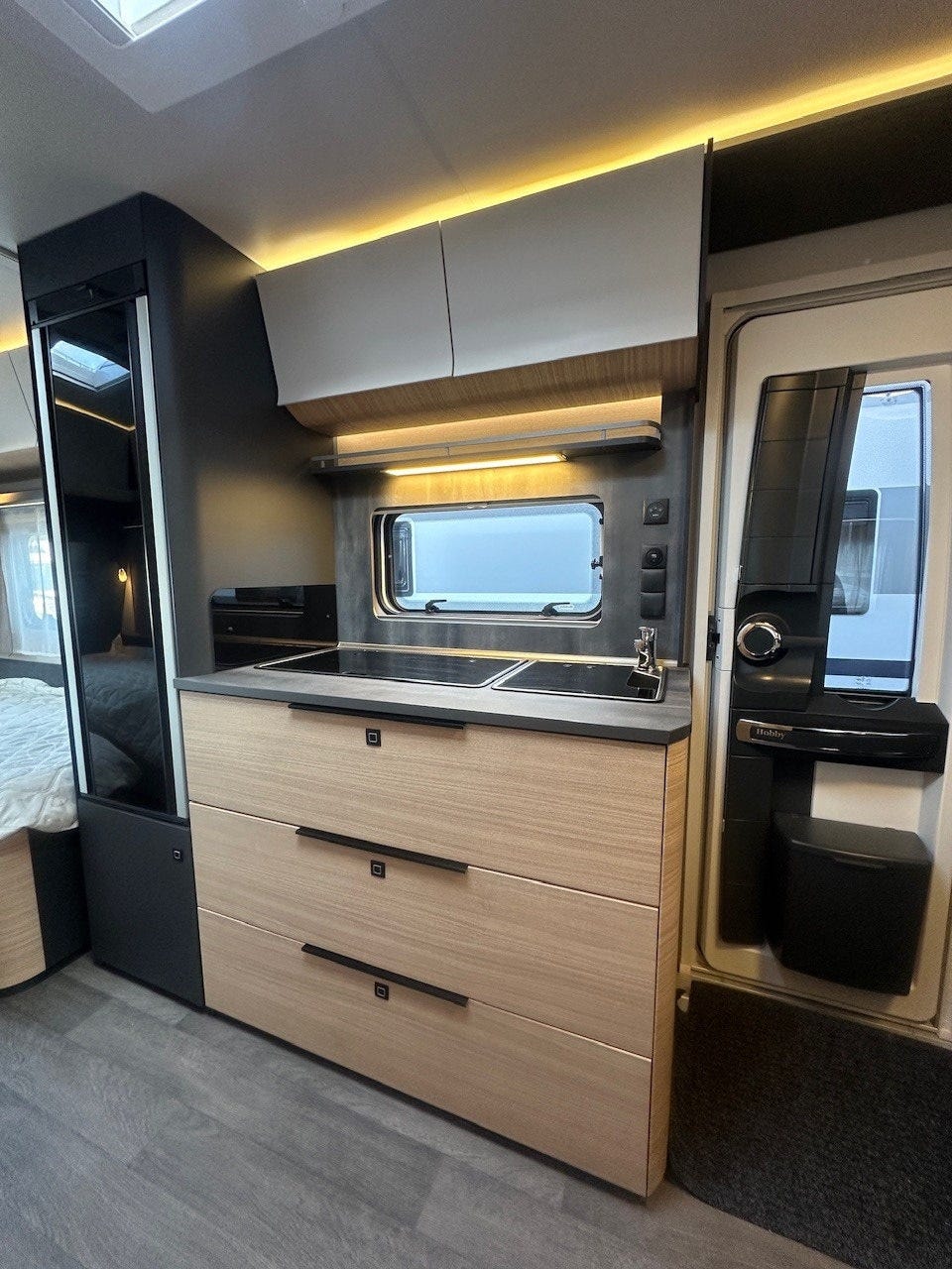 6a285c92-e04e-4a40-8780-5bfe28b2a2d4