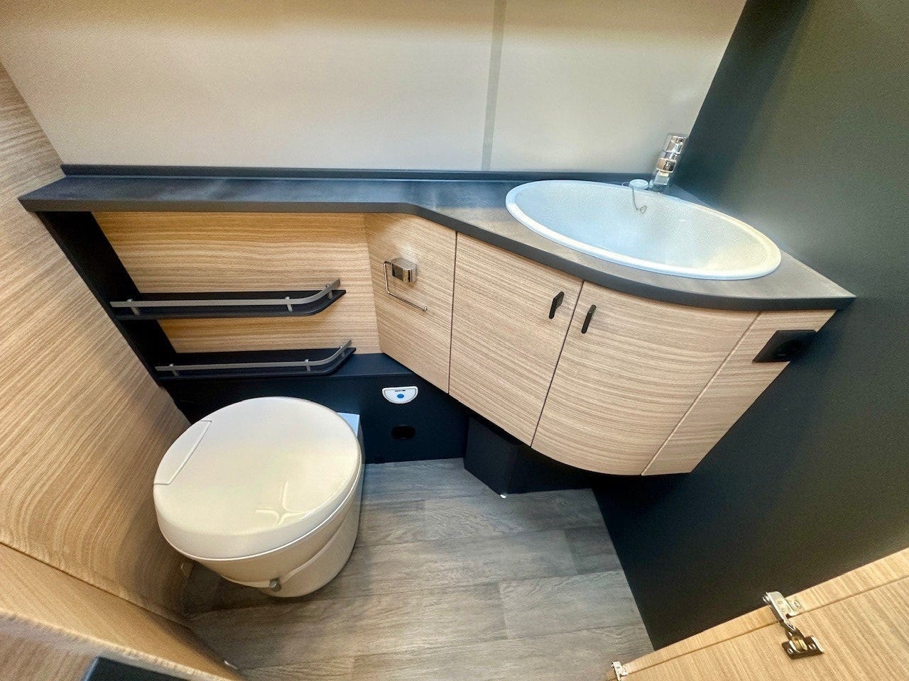 8175a618-1faa-4738-a959-c5b6ad126b46