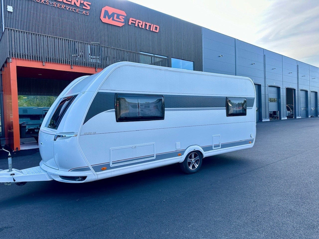 e0fcdba8-6fd6-40ae-8b58-e387490d276a