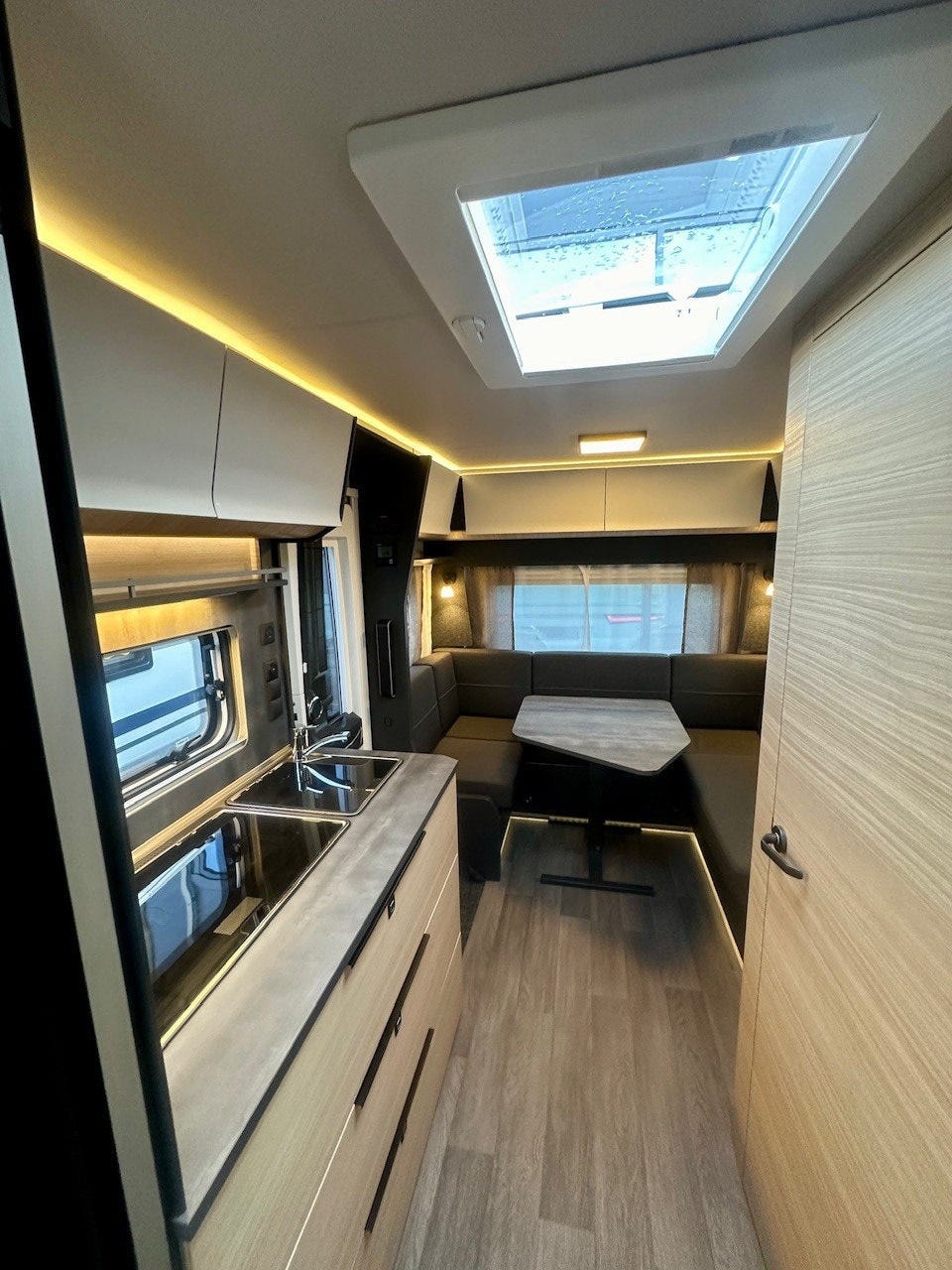 fe4c24e1-b5b3-4a4b-9281-97284c60d5dd