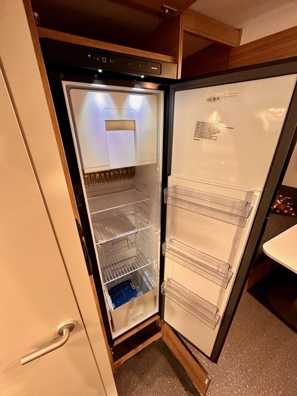 deb37377-2918-4815-b19a-6610384a9302