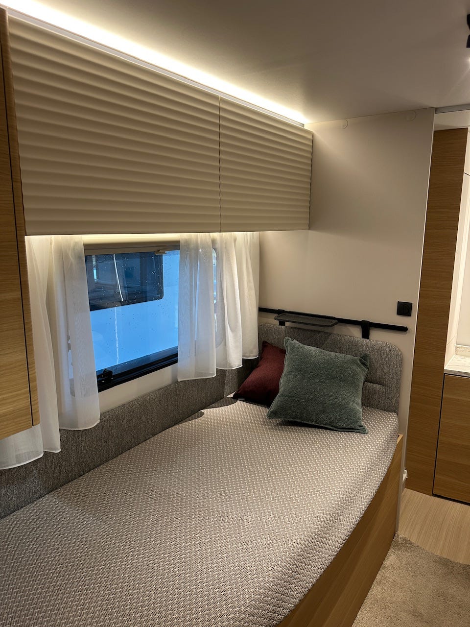 c2077323-ba6b-4059-8c04-da6ba40a5f2e