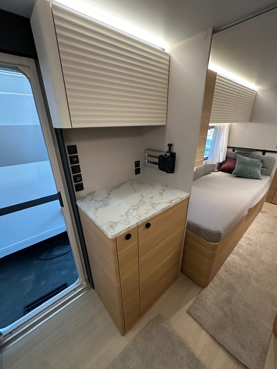 d9a11a34-7804-4a15-8e11-abdc93627e25