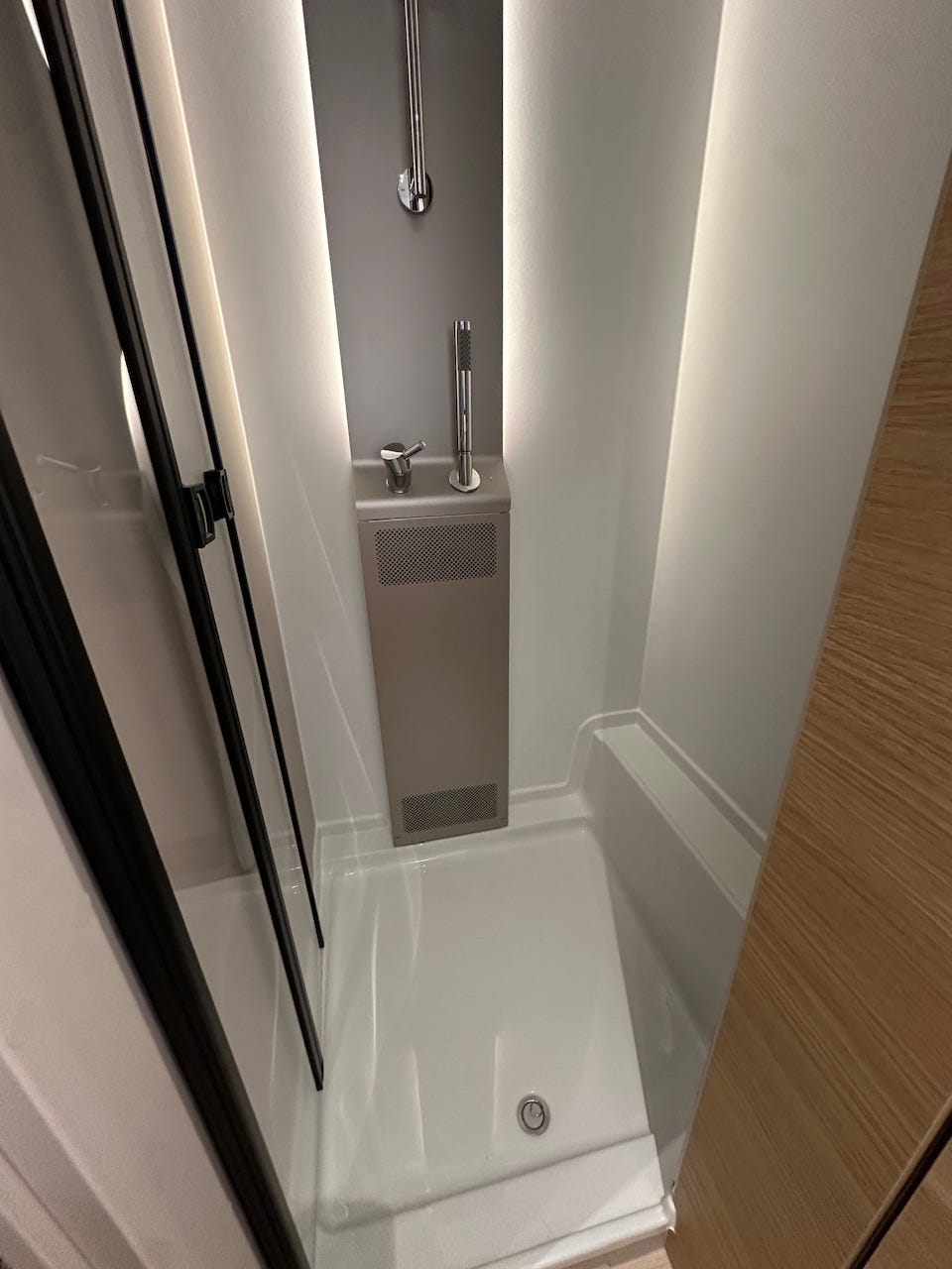 ebc95b82-fb78-4ef5-910f-b7c18f9a8b53