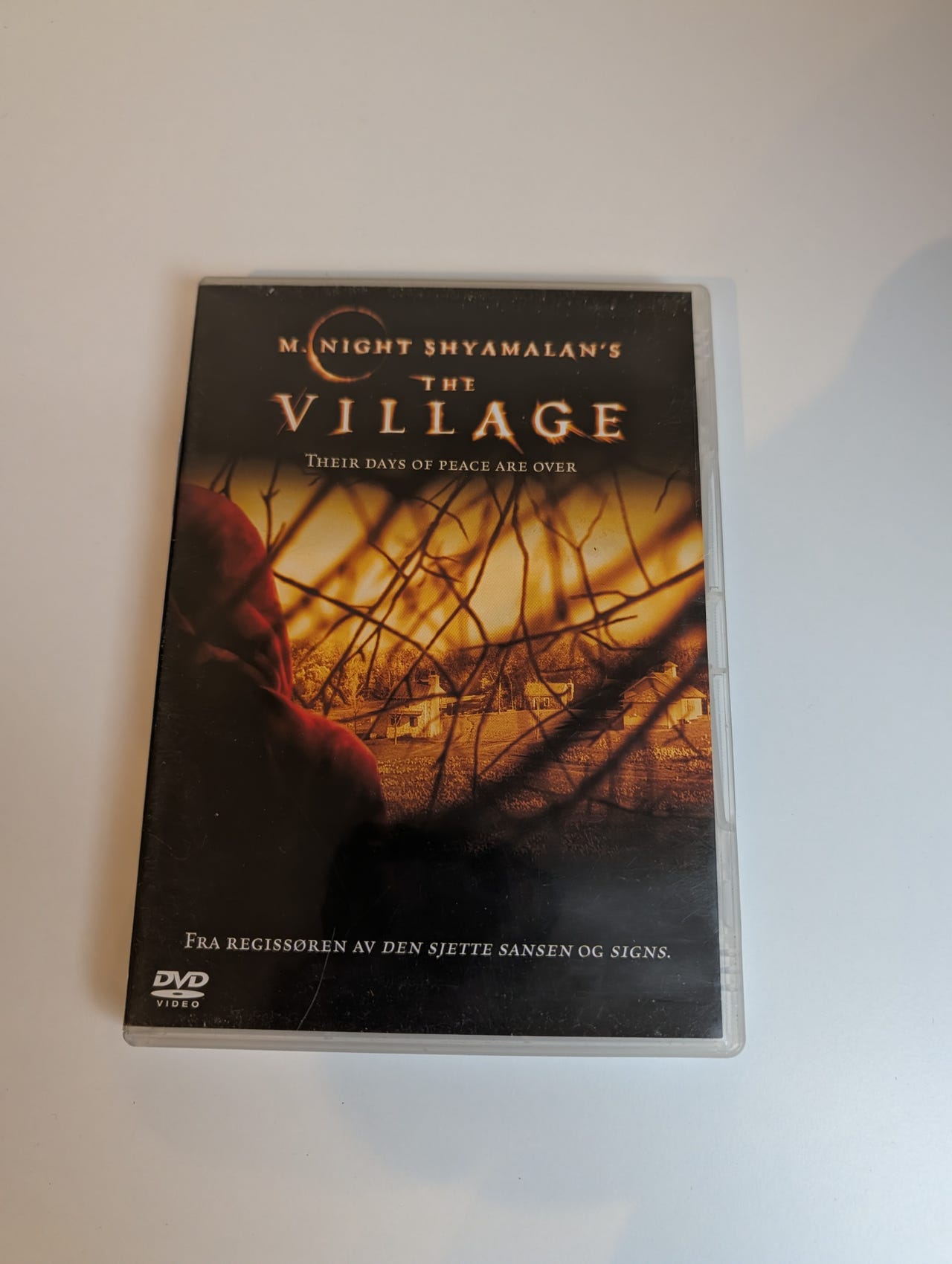 NIGHT SHYAMALAN'S THE VILLAGE (DVD) FINN-torget