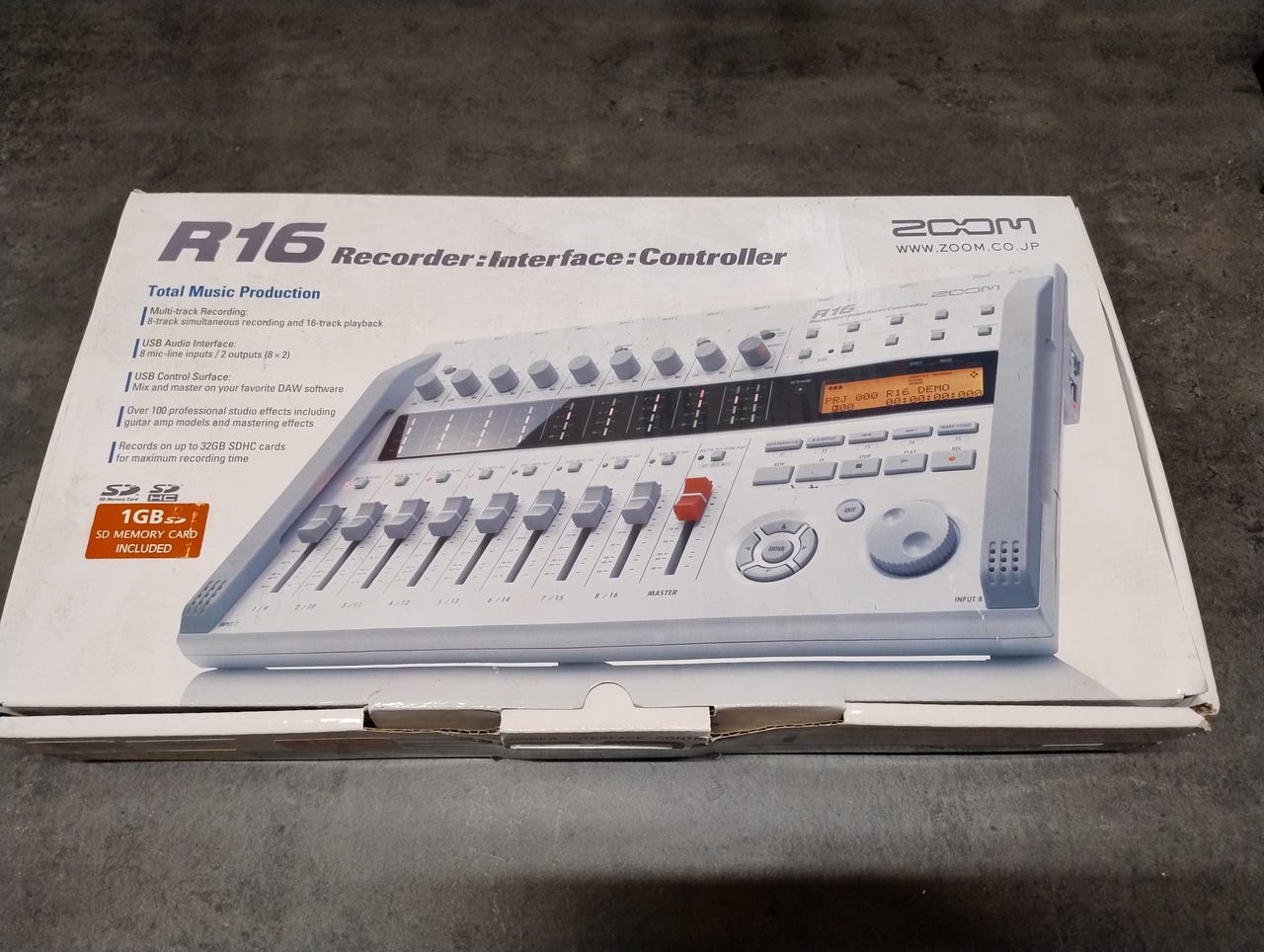 ZOOM R16 digital recorder | FINN-torget