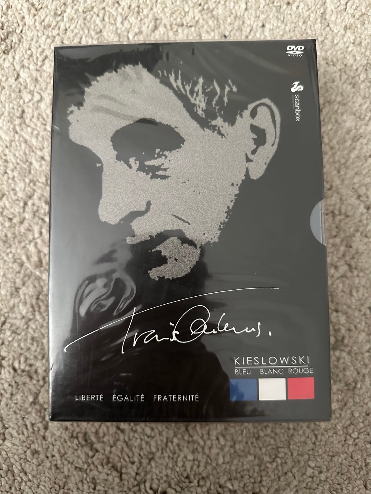 【KIEŚLOWSKI Collection II　DVD「トリコロールセット】 Amazon.co.jp: トリコロール コレクターズBOX [DVD