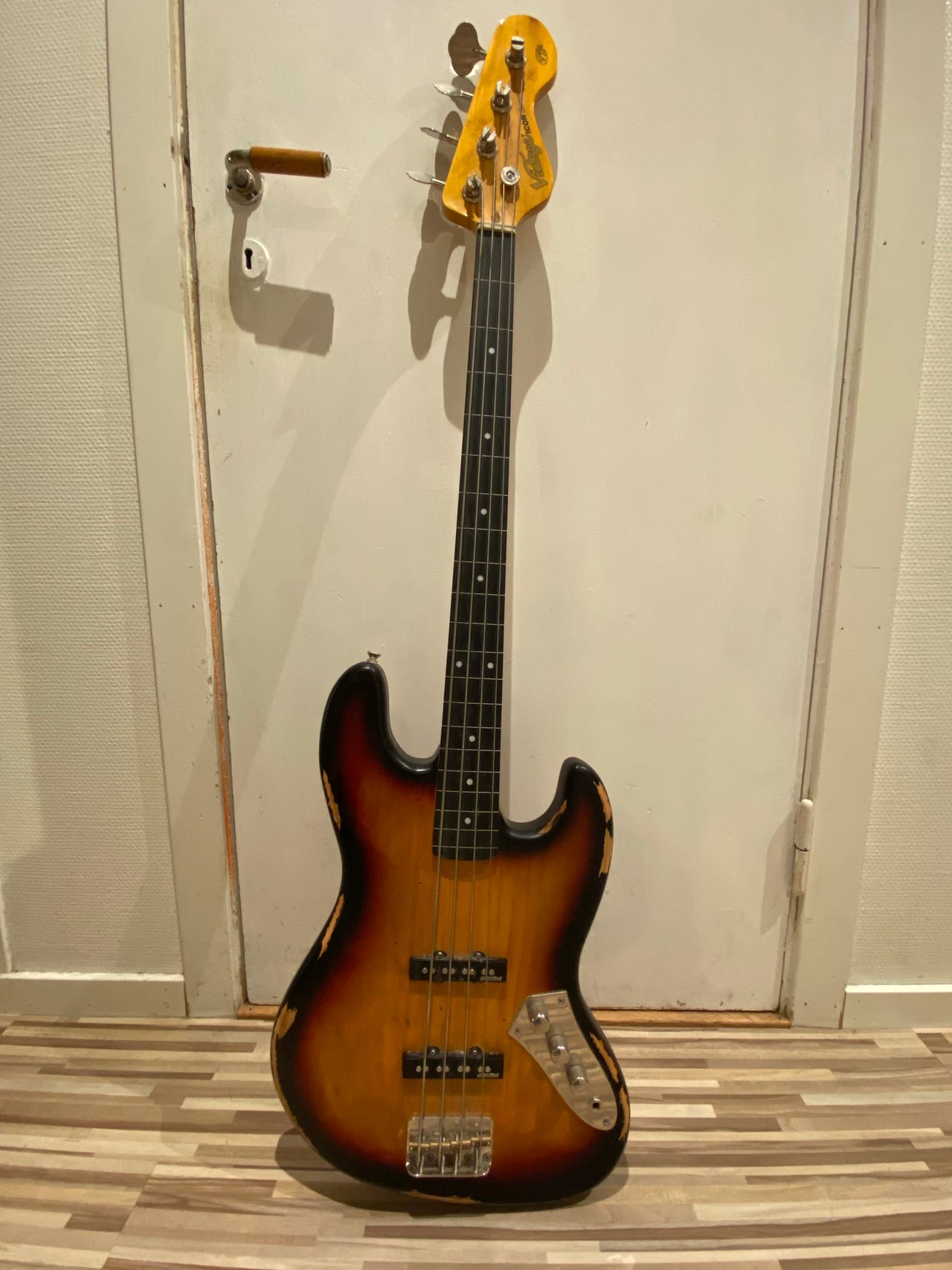 ベース Vintage V74 ICON Fretless V74 ICON Fretless | Vintage Guitar
