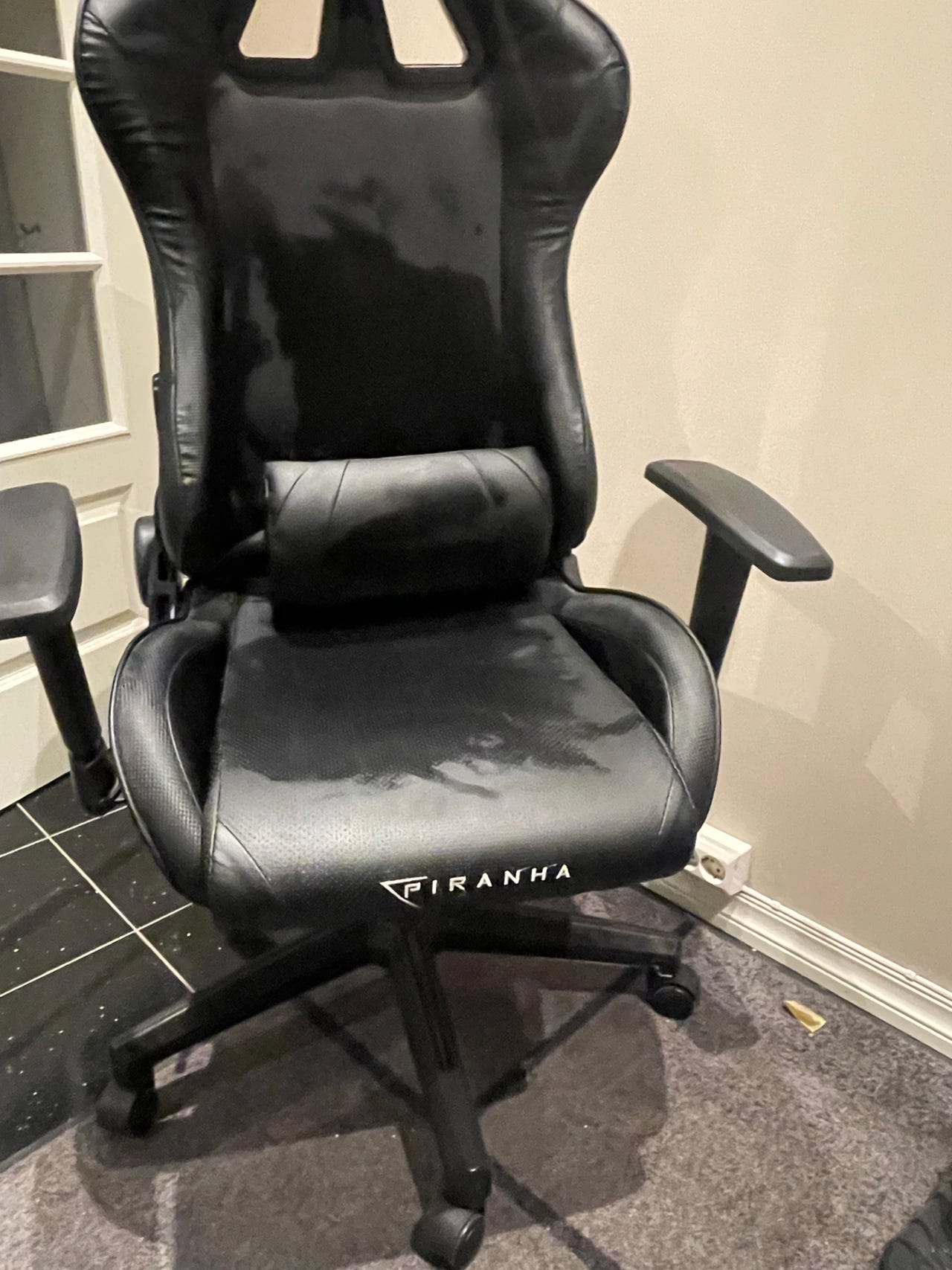 Piranha Attack V2 gamingstol FINN-torget