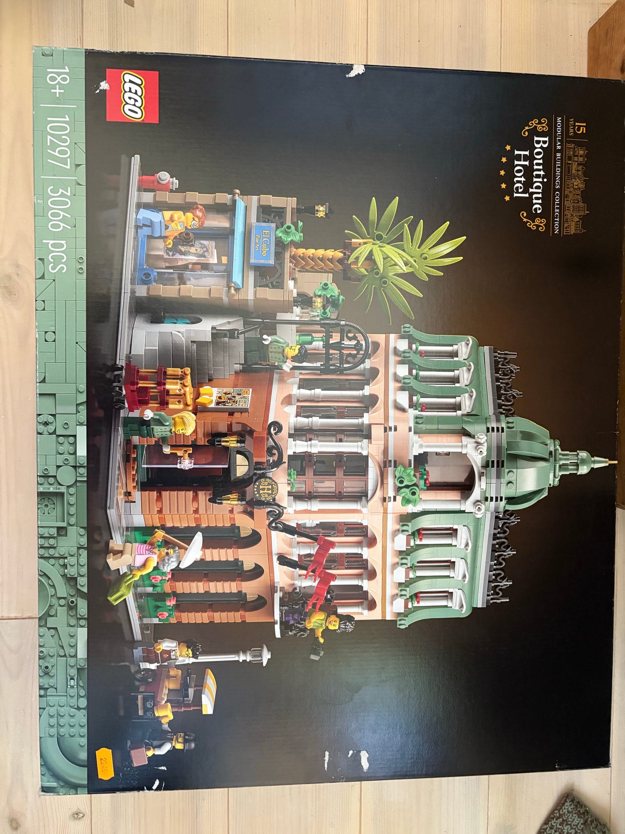 LEGO Creator 10297 Boutique Hotel byggesett 3066 deler FINN-torget