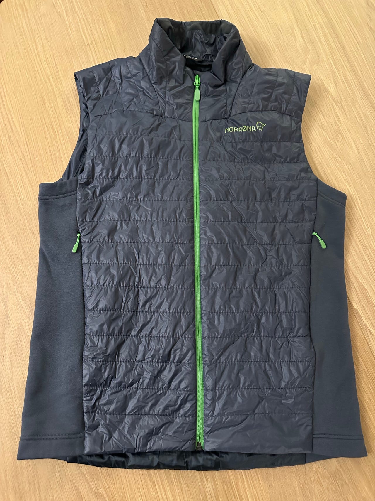 Norrøna falketind primaloft 100 vest (Herre, str. M) | FINN