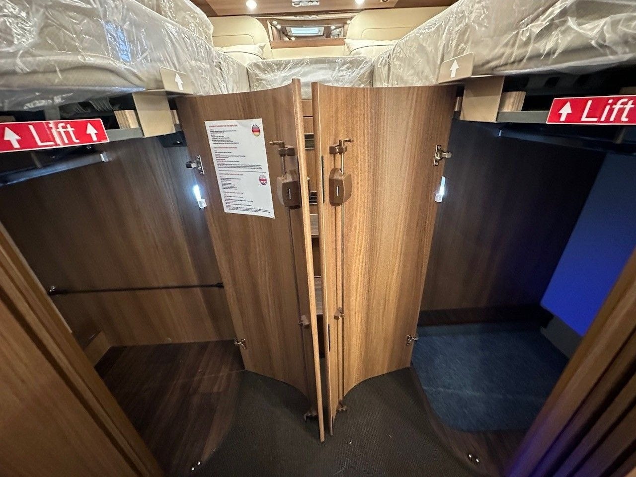 89b6aad8-648f-41a9-9771-f8420c52570d