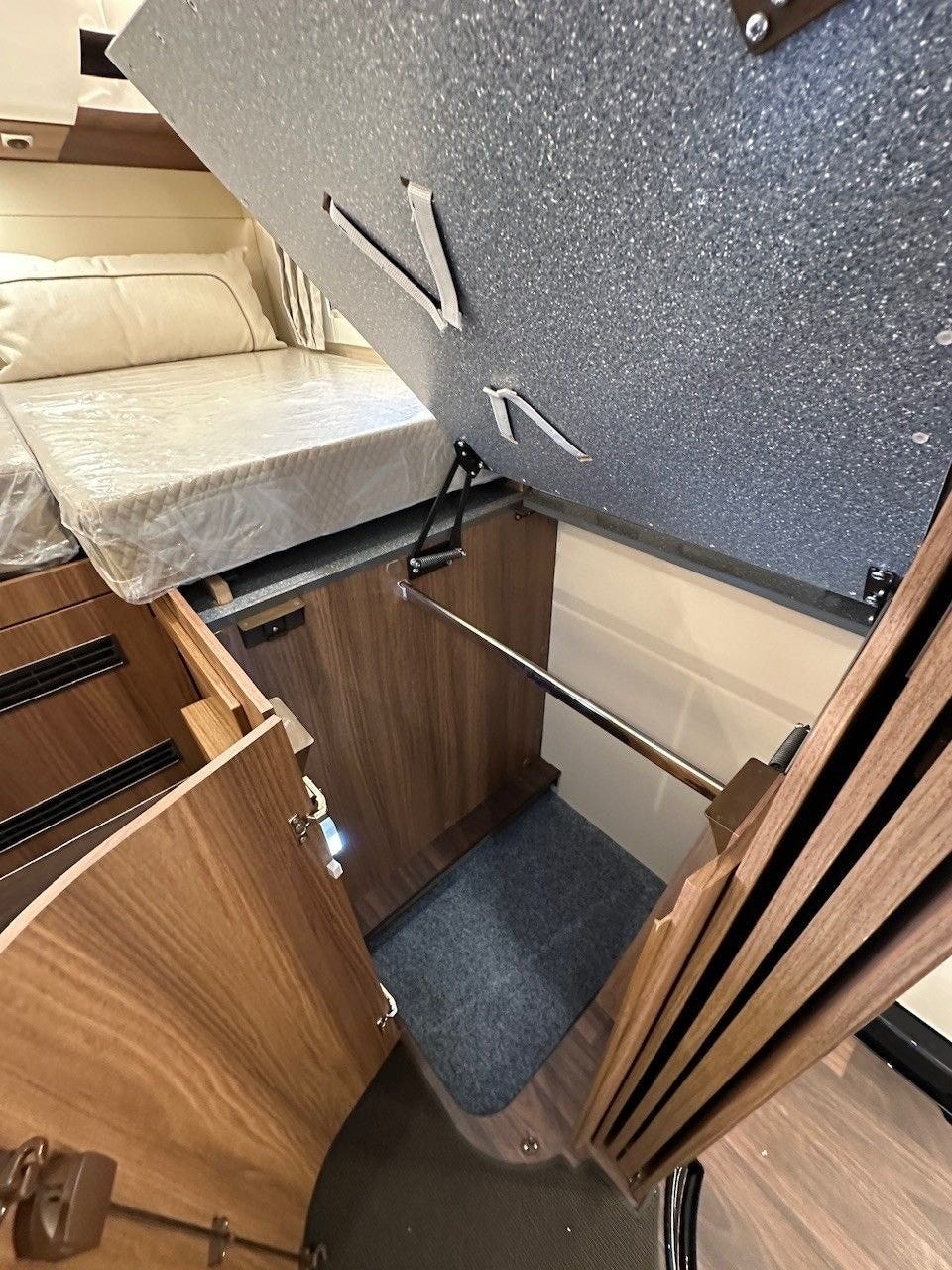 fb54e0e2-df1f-4b18-822a-516861ce3a8e