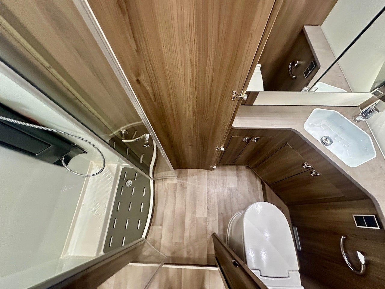 082741d8-56a1-478b-811b-f1afa4884d17