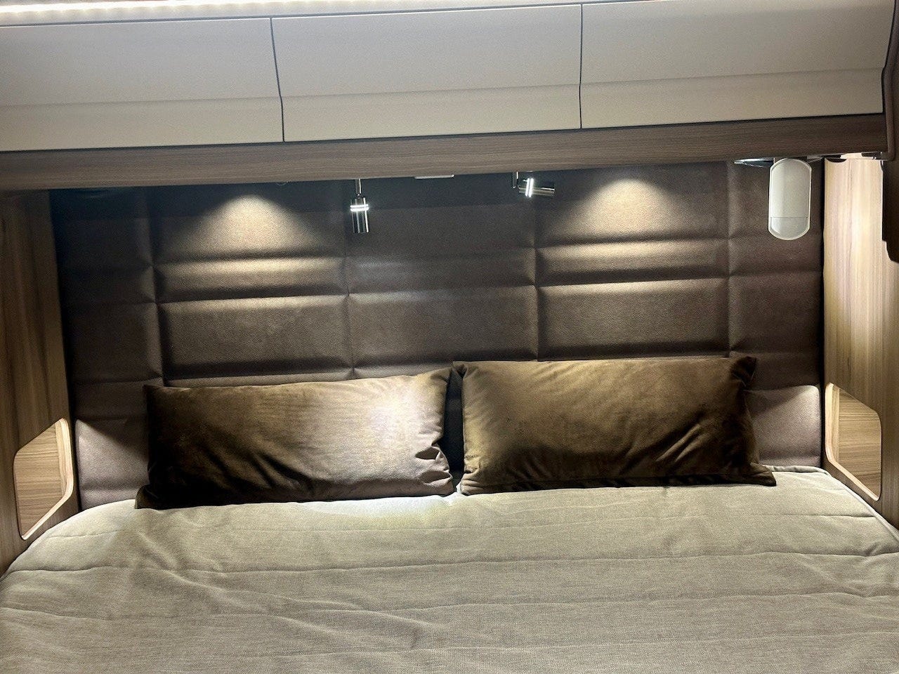 1f352f1b-429b-472a-a28d-f95c2f9495db