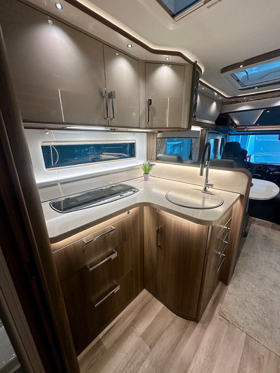 94f26d89-eecd-4af9-a228-f41c8506e0ae