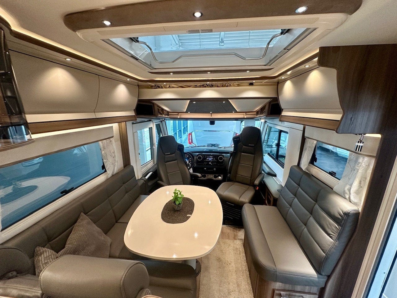 bcb7164b-bfaa-4922-ad4f-4d4612c38119