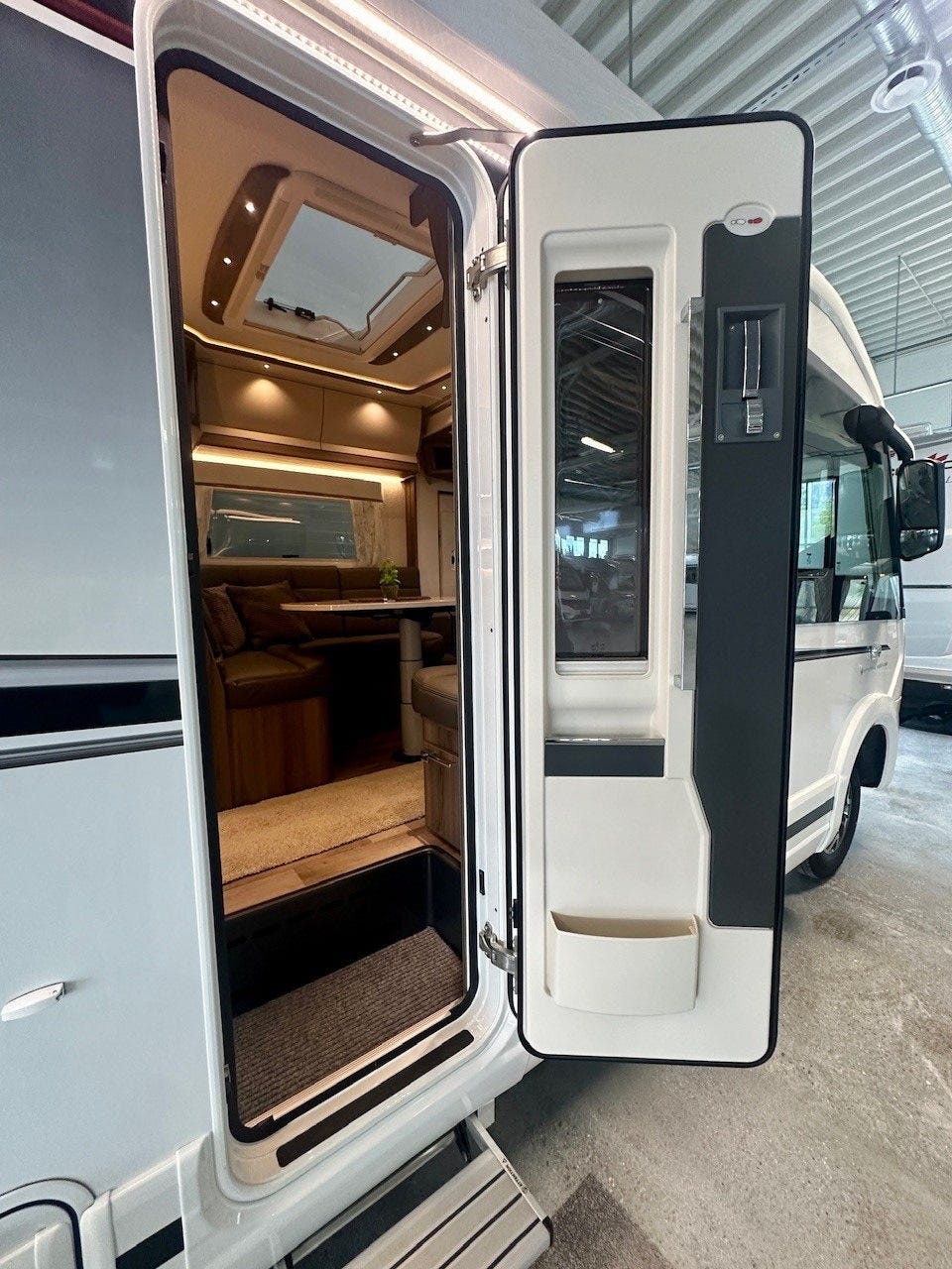 ccac75ad-cb87-4fbf-a366-c8cd63a69521