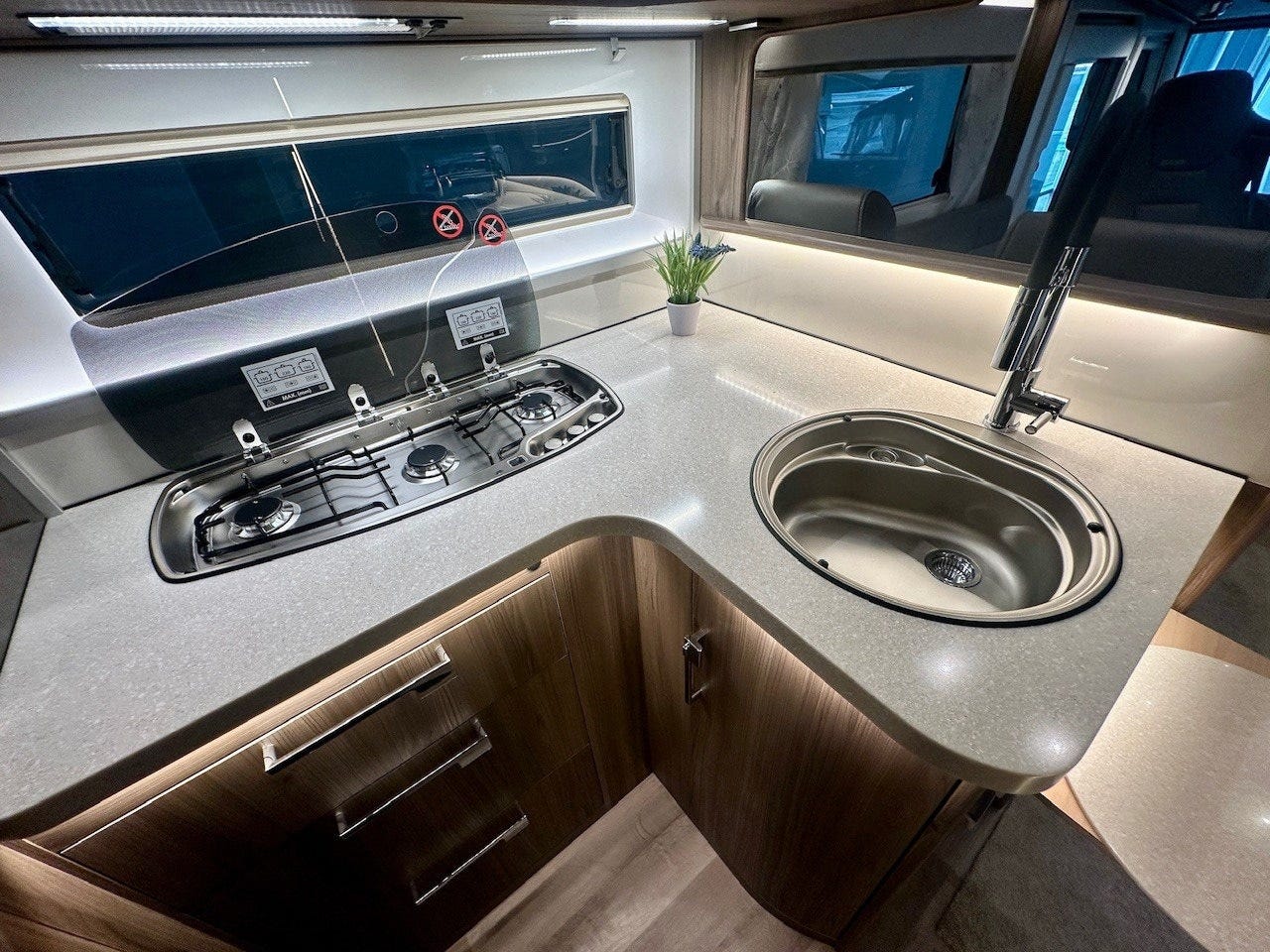 ce0845e3-e99b-44c8-8388-858729b6b134