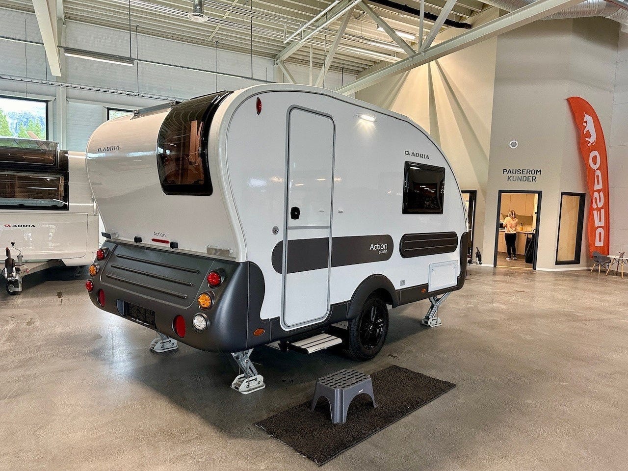 f77945b2-25a0-4e9a-988e-929c628a5f05