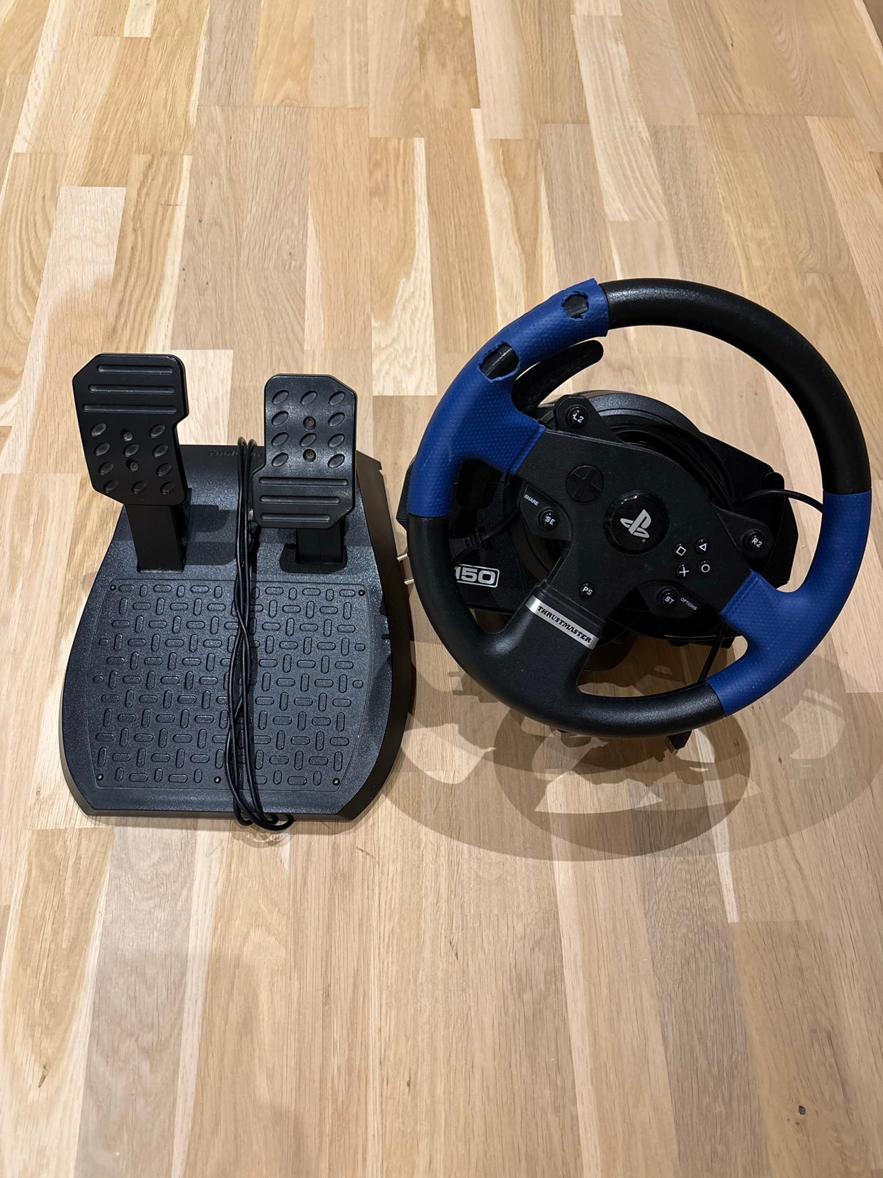 Thrustmaster T150 Racing Wheel og Pedaler for PlayStation | FINN-torget
