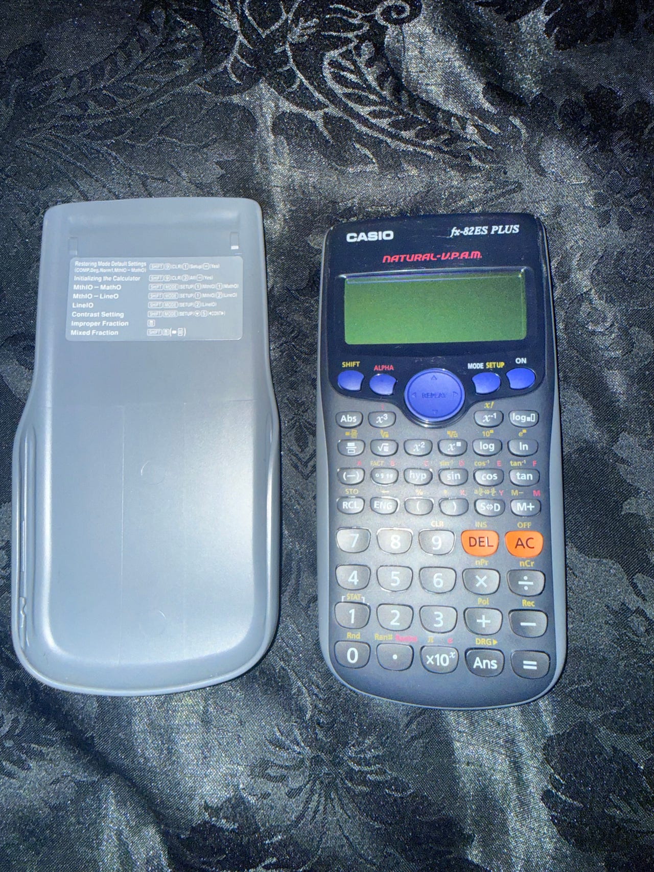 Casio fx-82ES PLUS Kalkulator Vit FINN-torget