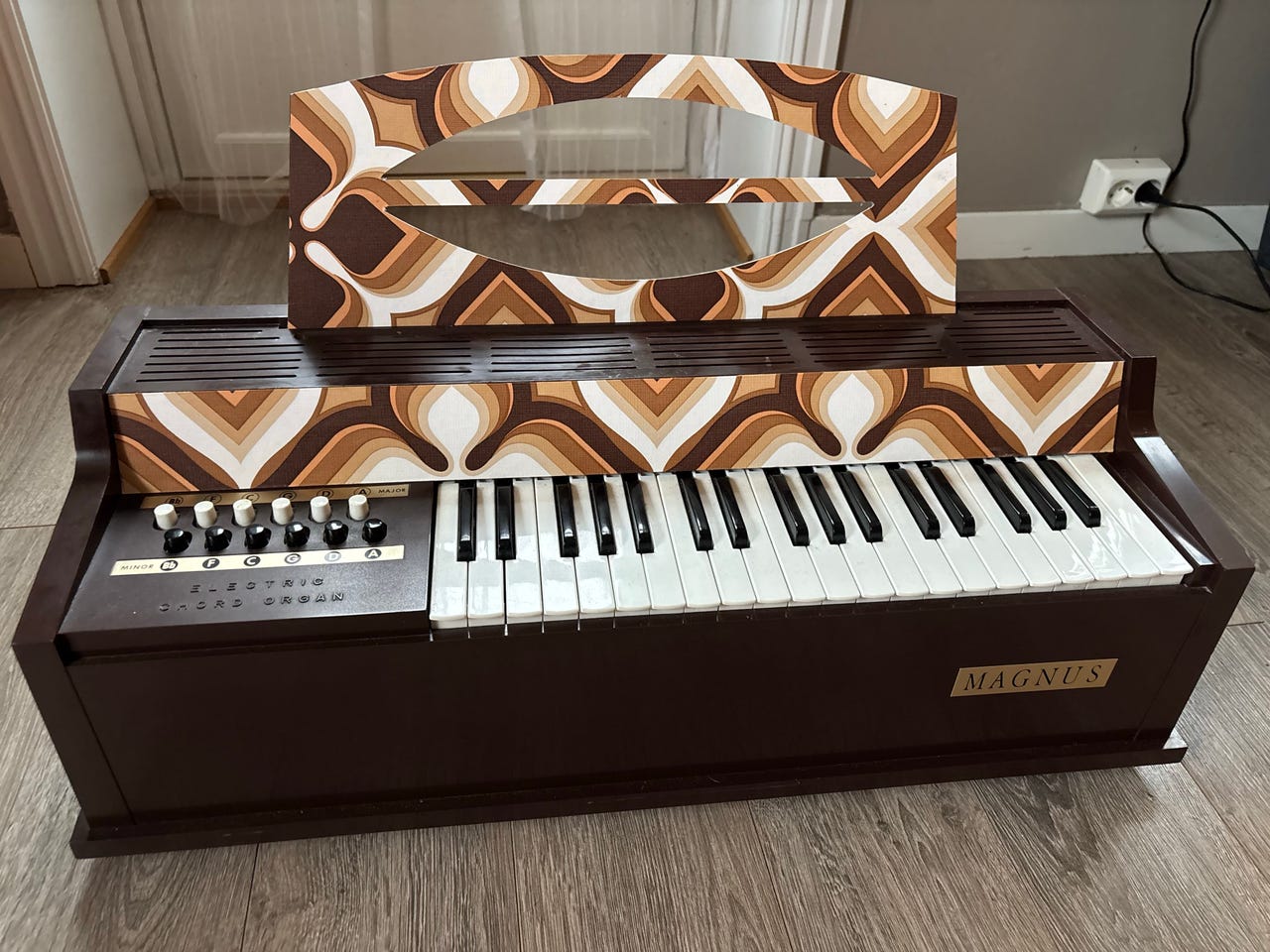 Vintage Magnus Type 481 Elektrisk Bordorgel – 60-/70-tallet | FINN-torget