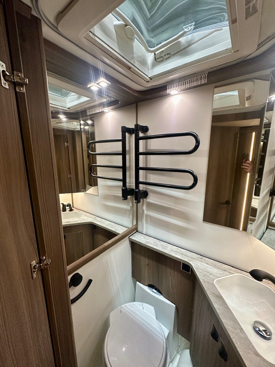 338fb634-c433-4773-9a52-5d74ca3a76ea