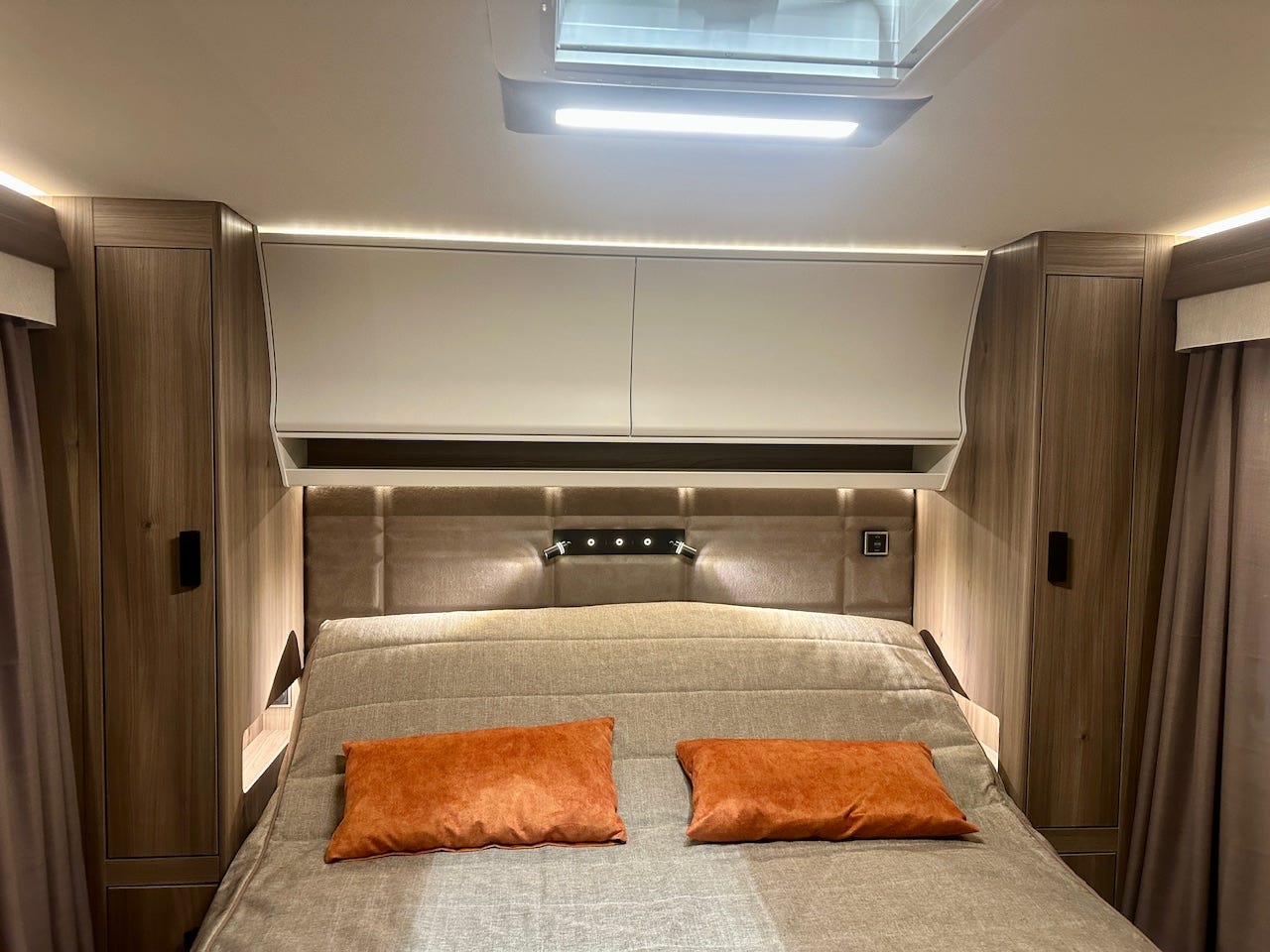 a995849d-cf01-46b4-a69e-215d4c8b8982