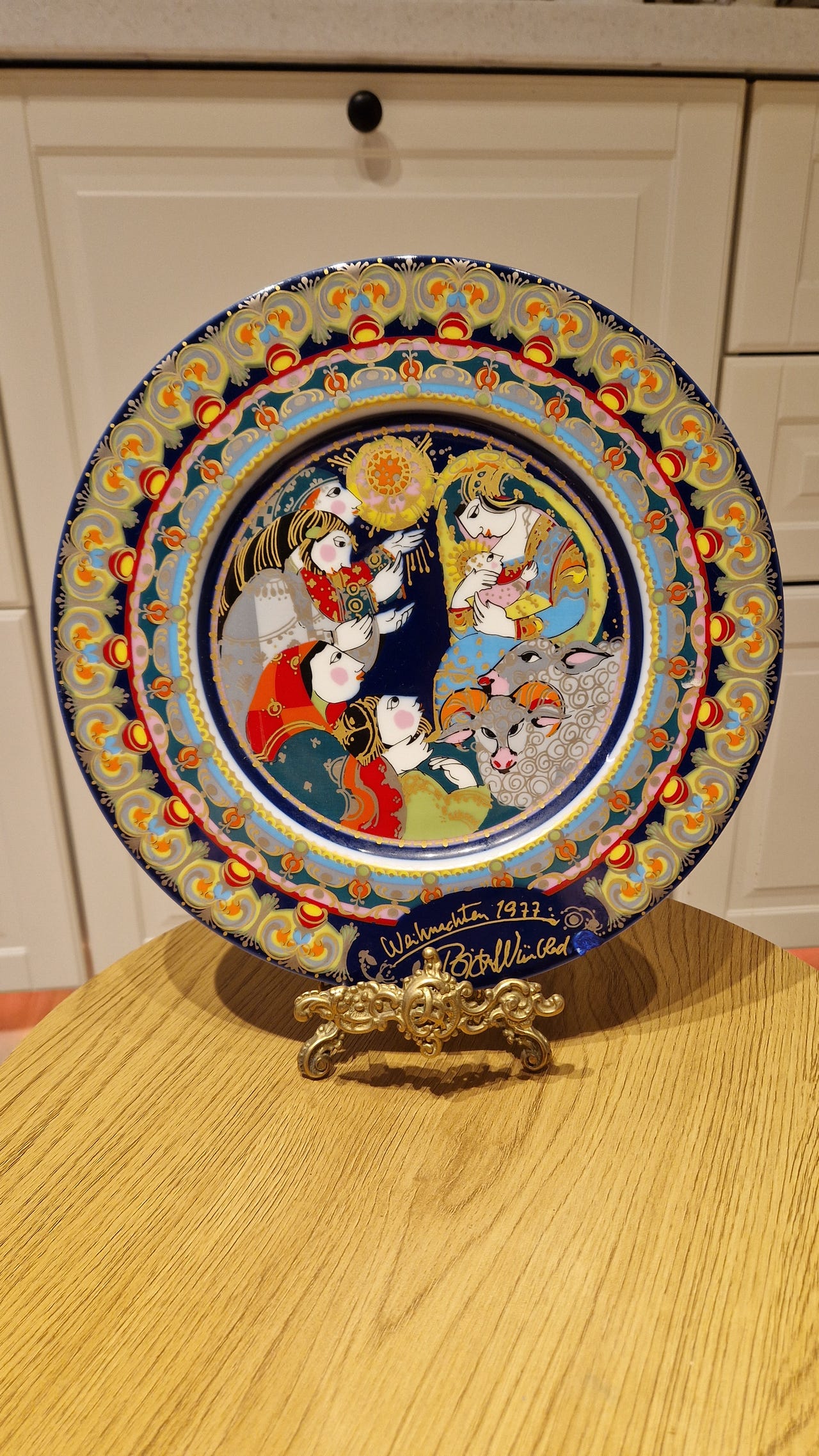 Rosenthal Bjørn Wiinblad juleplate 1977 – hånddekorert, signert