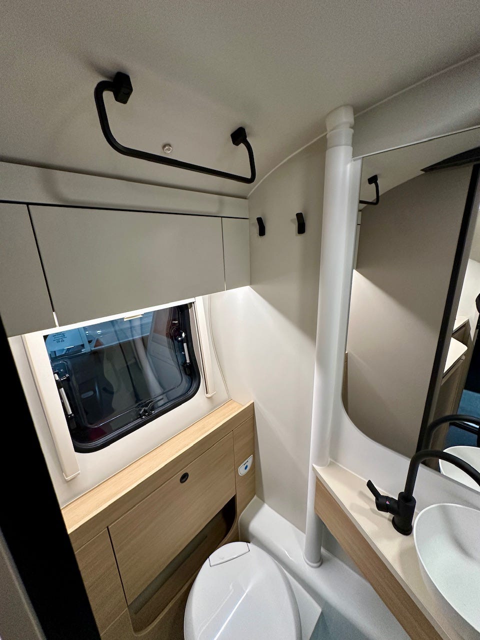 5ddbc117-0d0b-43f1-af63-48ac9da296aa