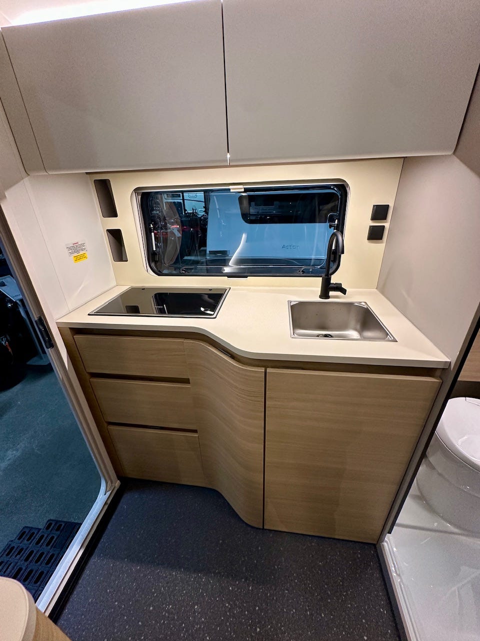 a475aa20-a858-49ca-a8e2-05ac50a05499