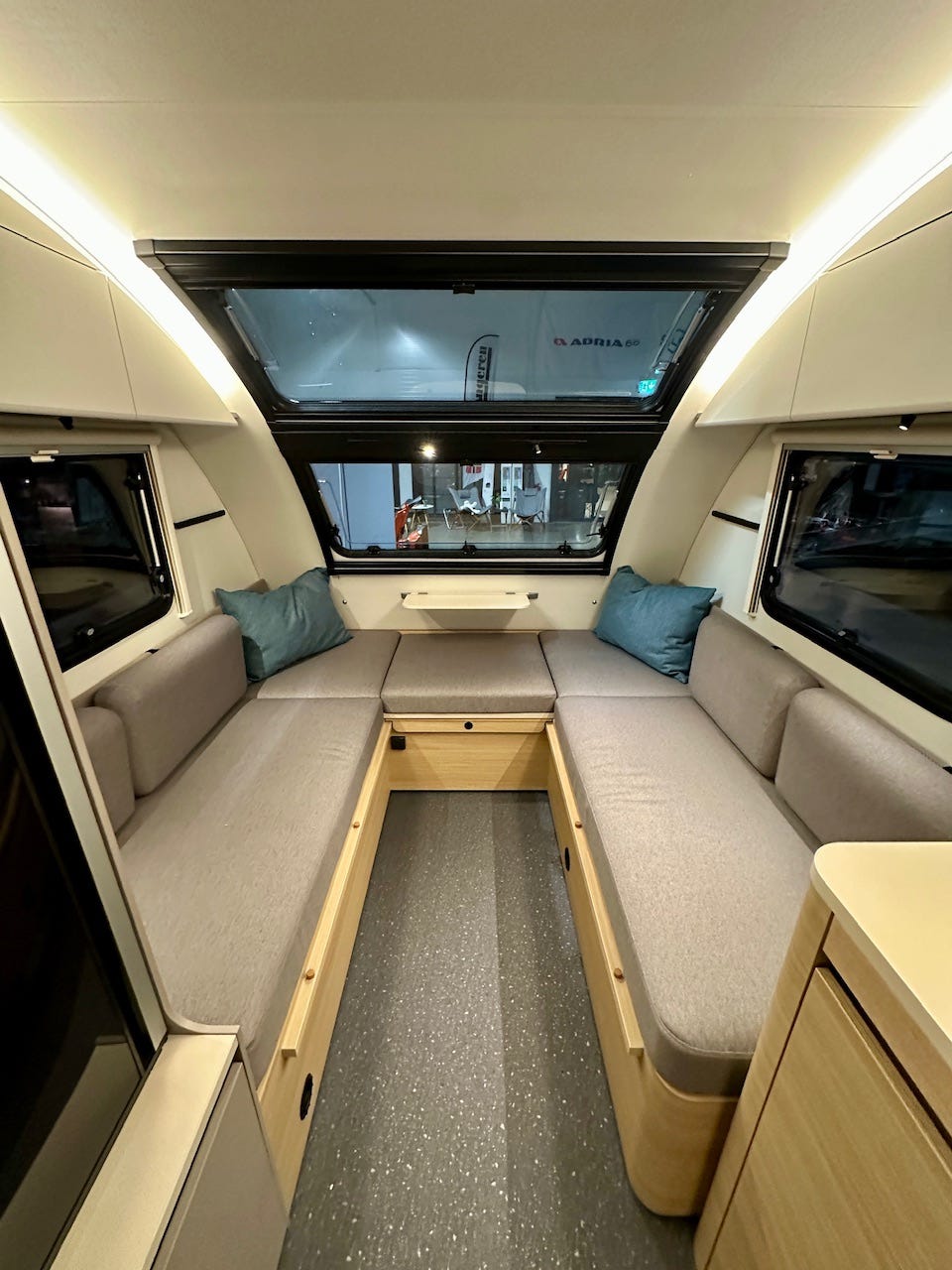 e21e6bb3-2daa-4b74-b93c-e28e66a0438f