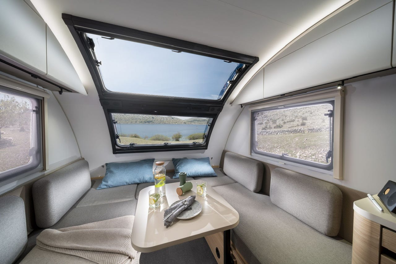 ed9ab504-8924-41e8-b80c-93e67b870edd