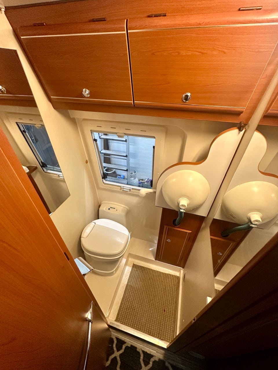 1f5dc33e-bc0b-4383-a5f9-b6a27223ecec